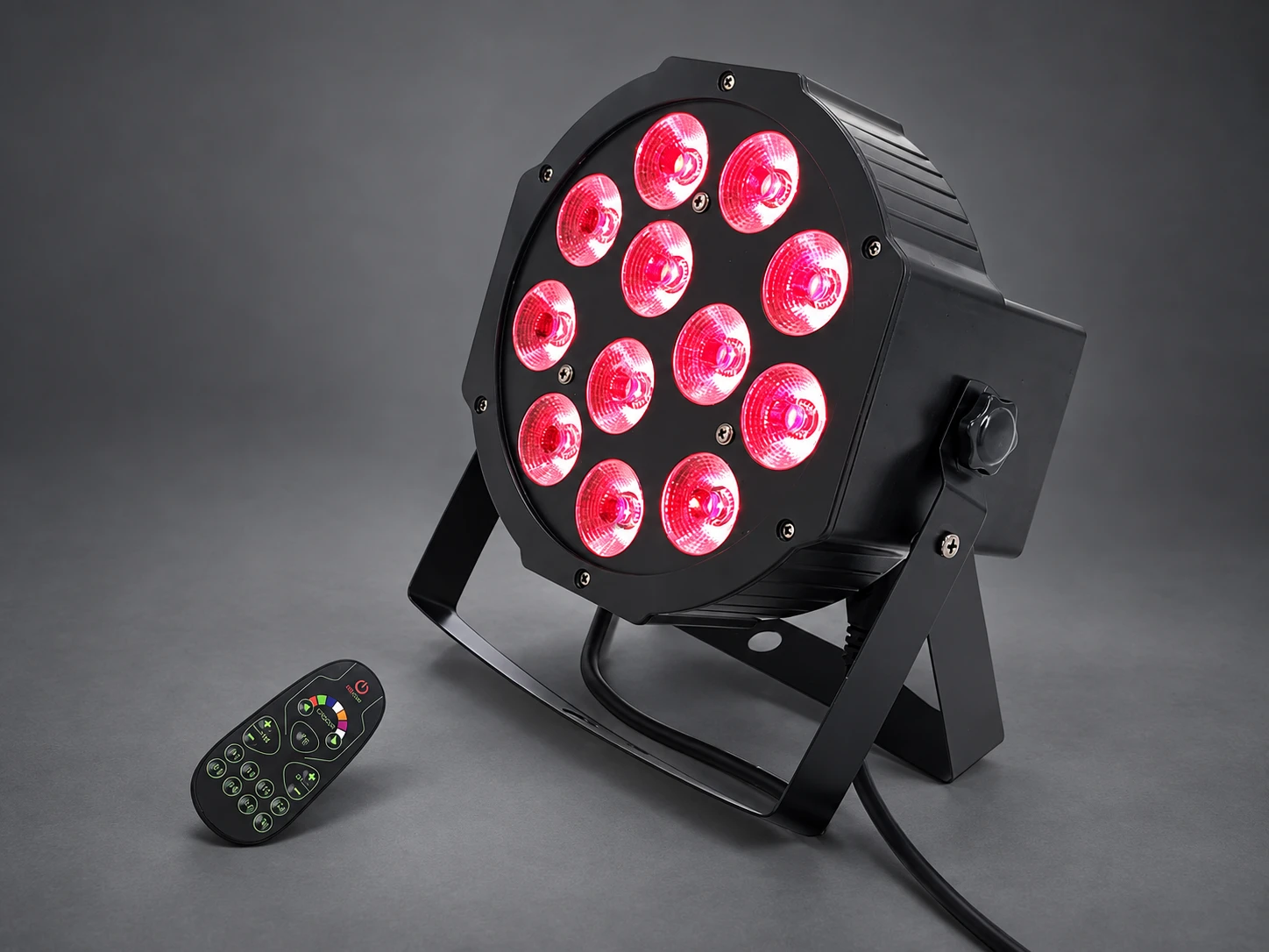 LED PAR-lys 12x12W RGBWA+UV med fjernkontroll til leie i Bodø